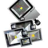 Projecteur à LED avec détecteur de mouvement et un consensus crépusculaire