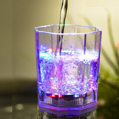 Set de 4 Verres à cocktail en plastique avec LED de couleurs batterie 177 ml 