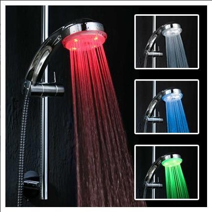 Douchette avec lumière LED change de couleur selon la température de l'eau