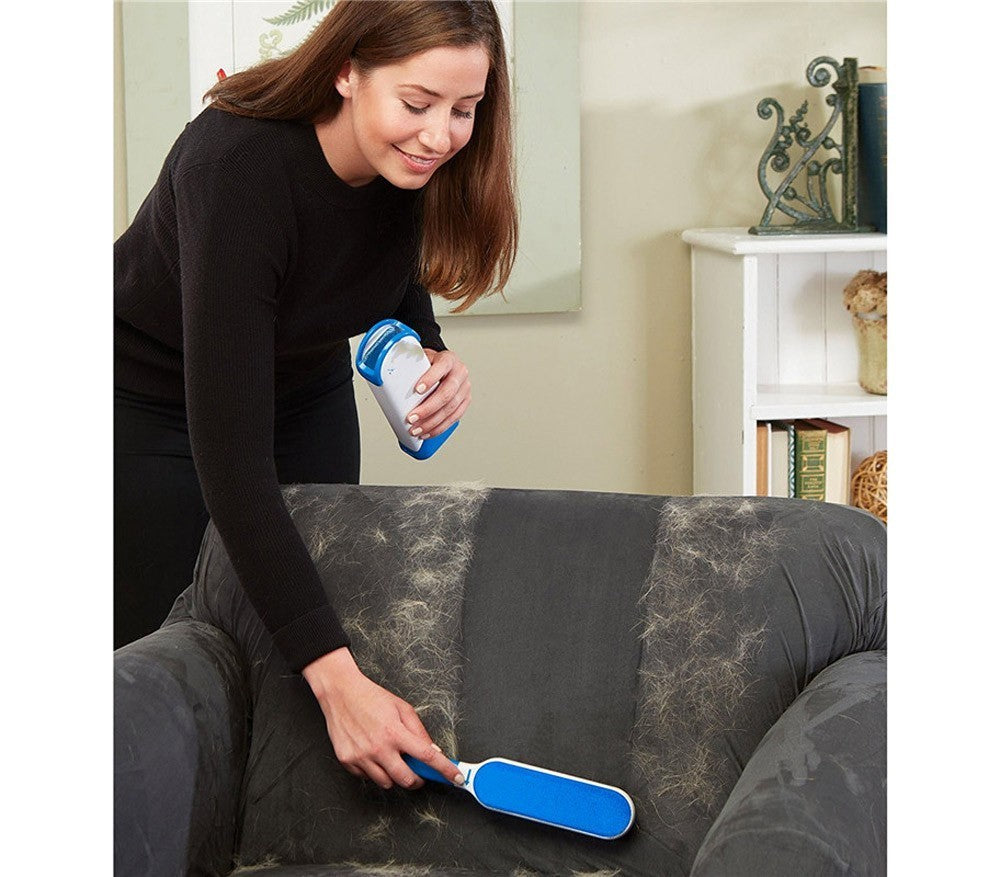 Brosse anti-poils BRUSH PET pour enlever les poils animaux plus facilement
