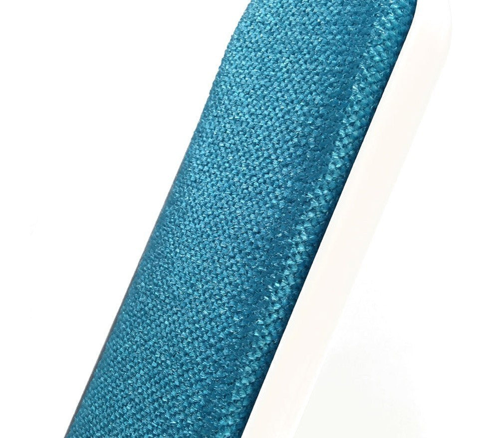 Brosse anti-poils BRUSH PET pour enlever les poils animaux plus facilement