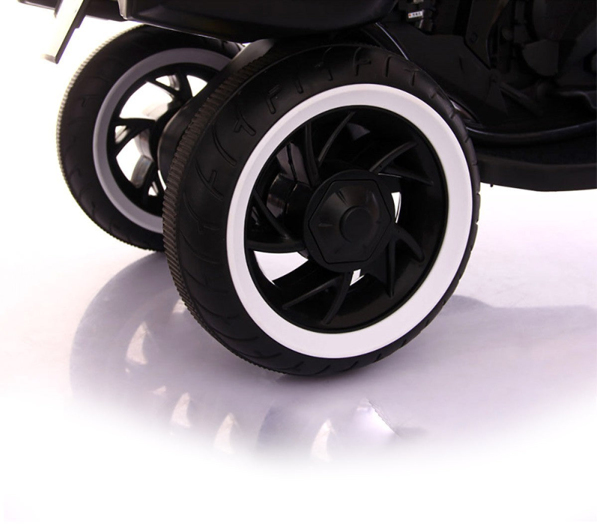 B37500 Moto électrique pour enfant SIDNEY lumières et sons 12V valises latérales