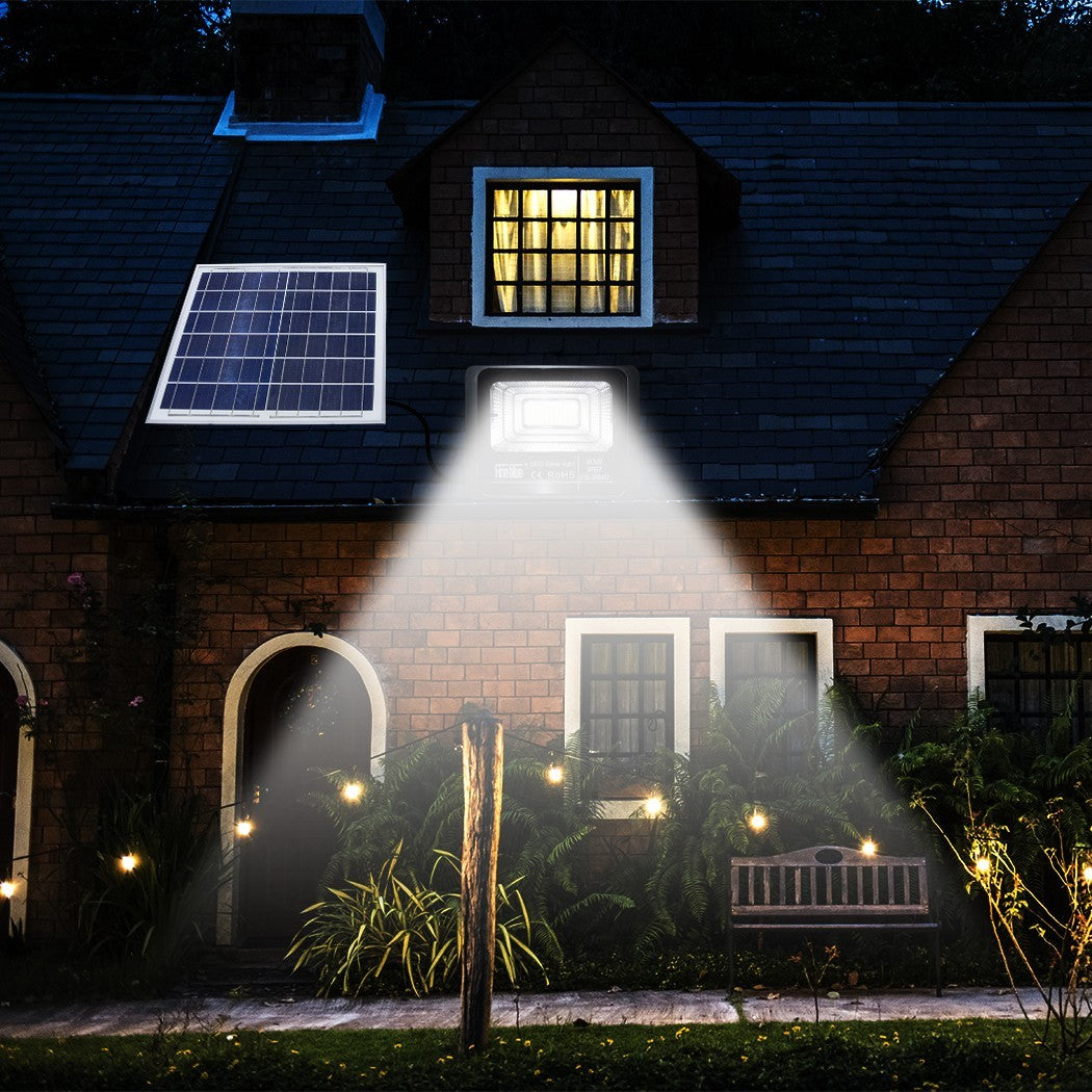 Phare led avec recharge solaire 40W étanche IP67 FB-8840 6500K lumière froide