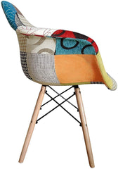 Fauteuil EIFFEL en tissu patchwork avec assise et pieds en bois tendre