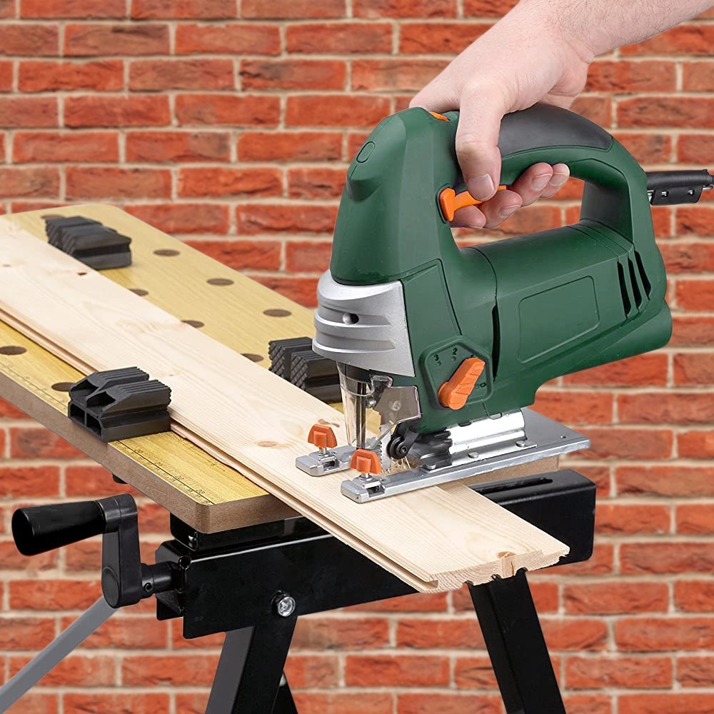 Établi de bricolage pliable avec verrous latéraux et porte-outils