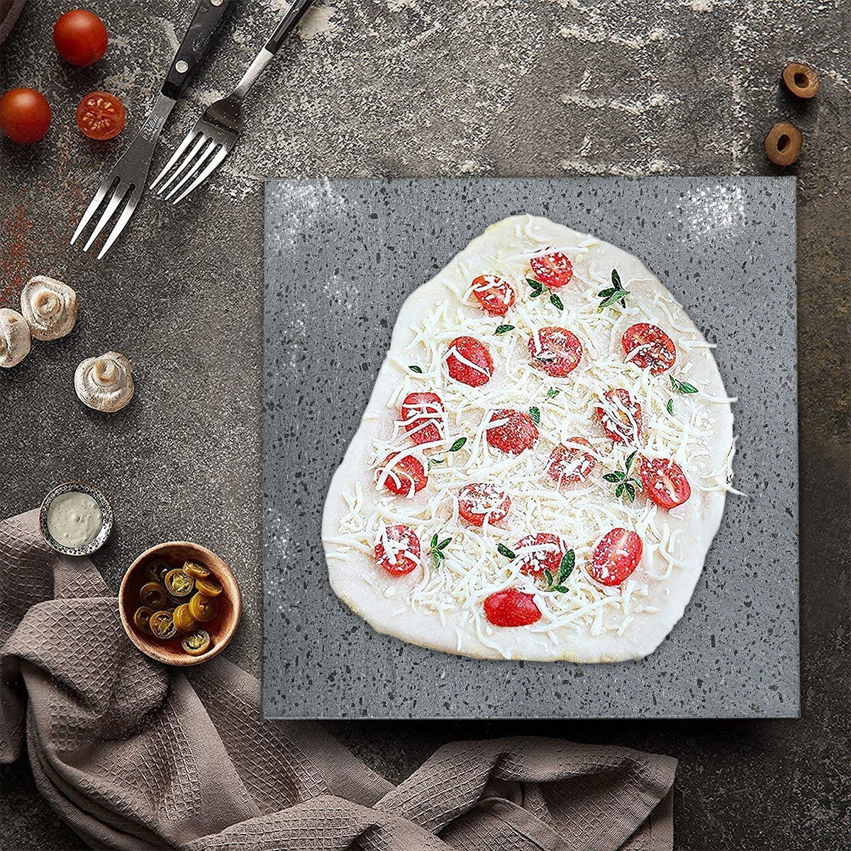 Kit de pizza 35x35cm en pierre de lave 100% naturelle qui cuit en 5 minutes