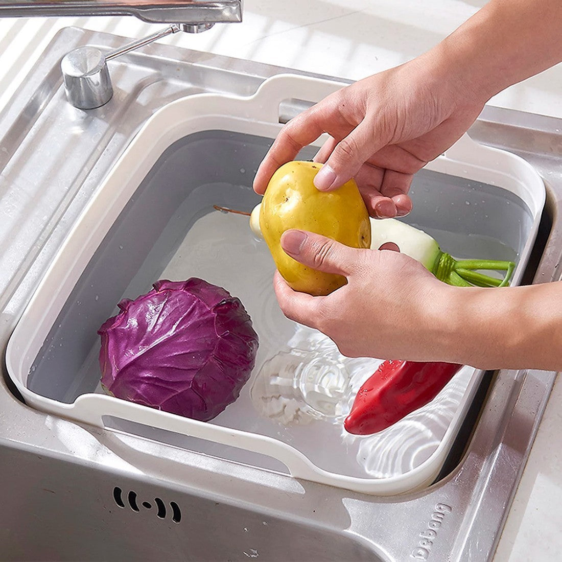605806 Panier de lavage multifonction pliable en silicone avec bouchon vidange
