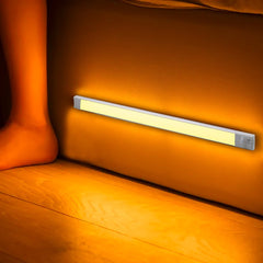 Strip 38 LED lumière chaude placard 48cm détecteur de mouvement rechargeable USB