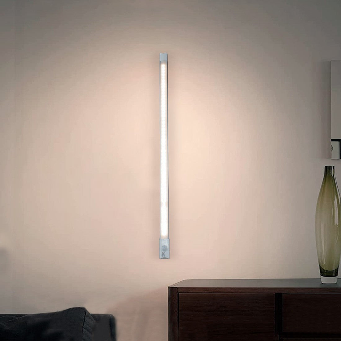 Réglette 48 LED lumière naturelle armoire 58cm détecteur mouvement rechargeable