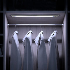 Strip 48 LED lumière froide armoire 58cm avec détecteur mouvement rechargeable