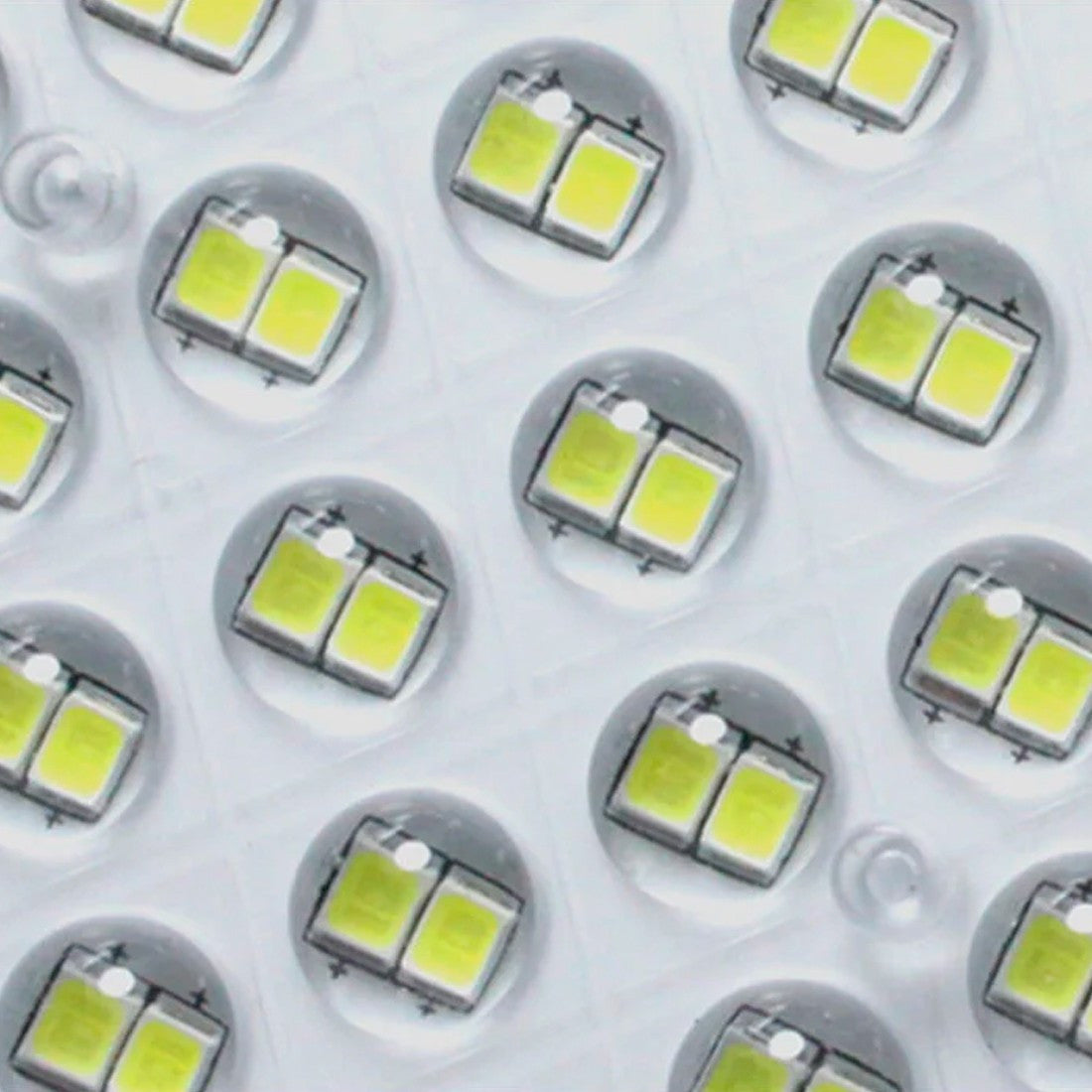 Phare LED 450W avec app Wi-Fi pour caméra surveillance à charge solaire Q-SX77