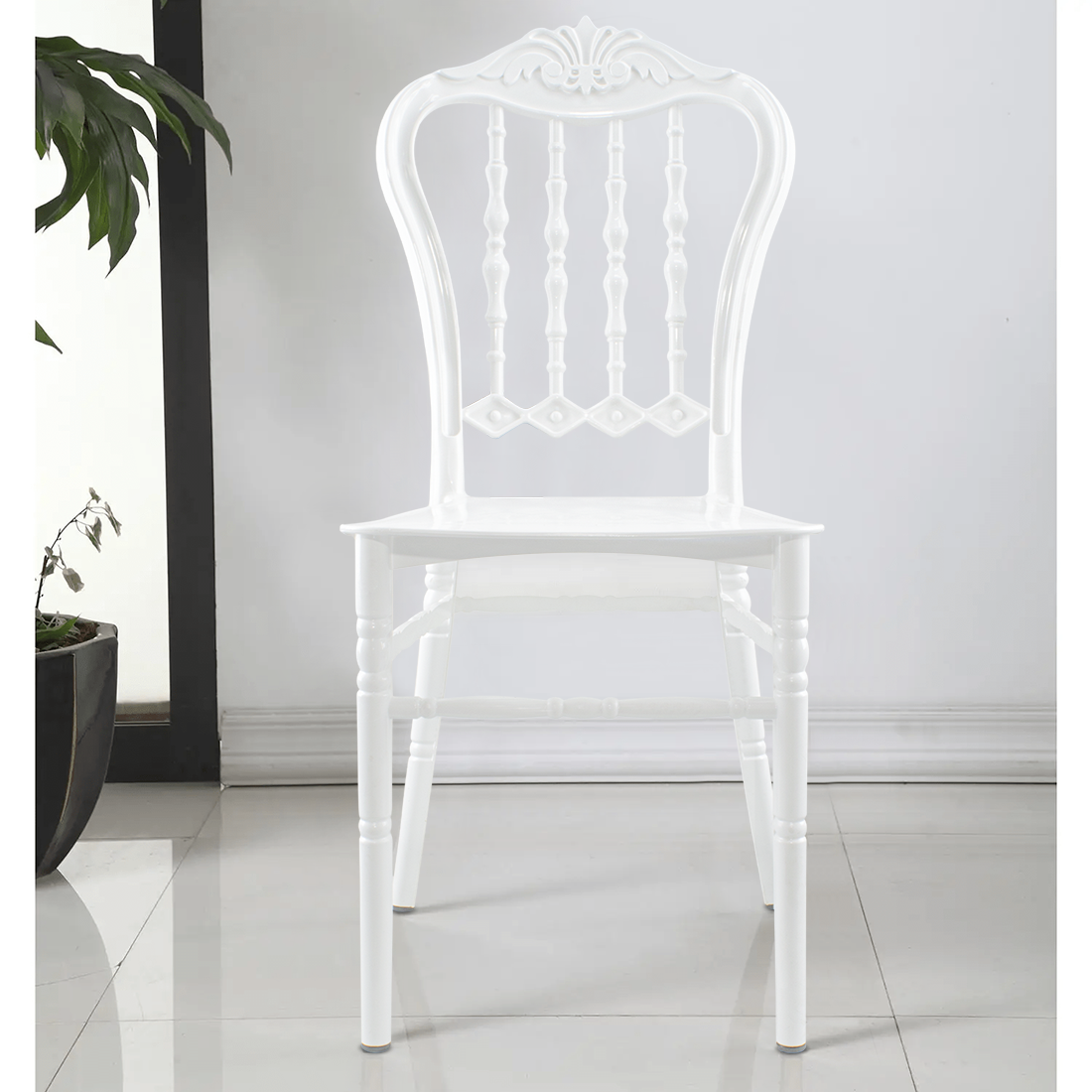 Set 4 chaises Emilia en polypropylène design pour la restauration et événements