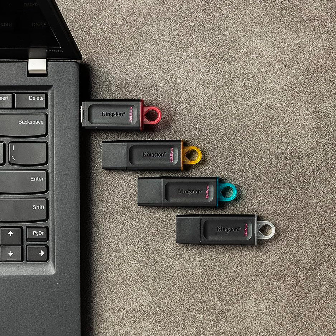 Kingston DataTraveler Exodia DTX/64GB - Clé USB 3.2 avec Capuchon de Protection