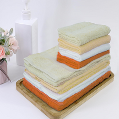 Ensemble de 8 serviettes : 4 pour le visage et 4 invités, en pur coton